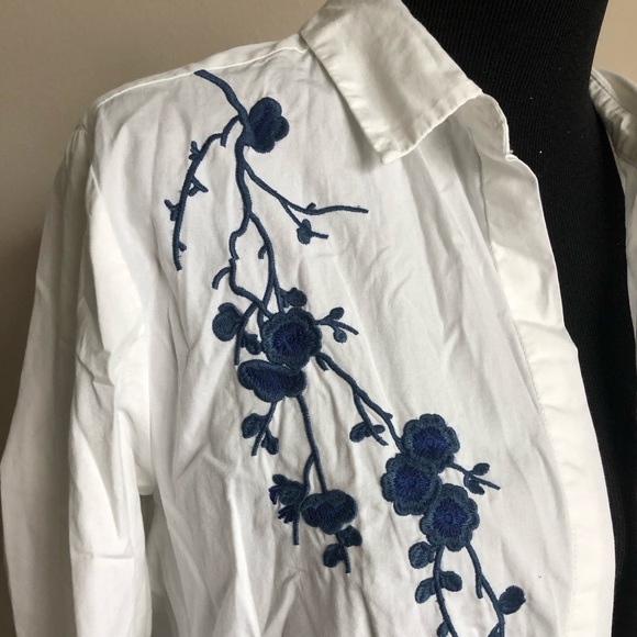 Embroidered Button Down Tunic - Picture 3 of 5